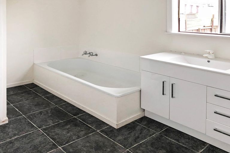 Photo of property in 28 Andrew Street, Elgin, Gisborne, 4010