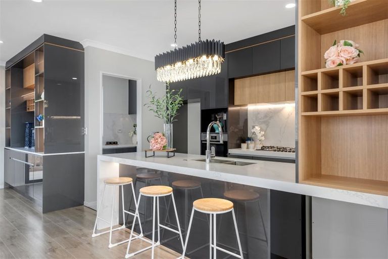 Photo of property in 4 Glann Lane, Flat Bush, Auckland, 2019