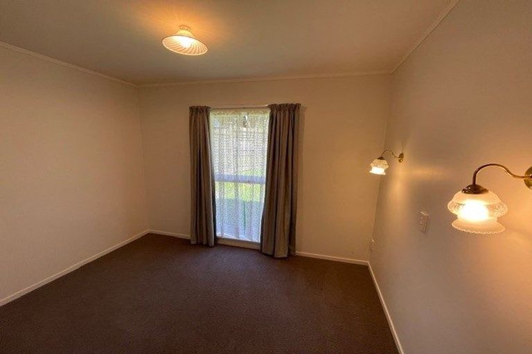 Photo of property in 1/4 Keldale Place, Forrest Hill, Auckland, 0620