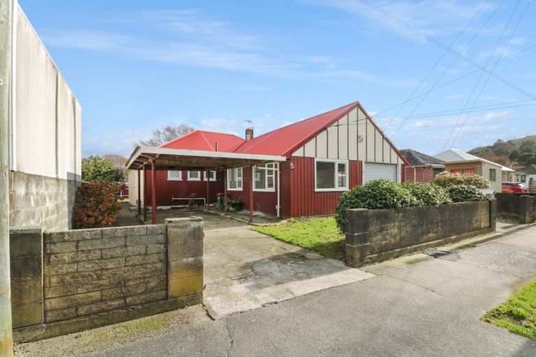 Photo of property in 5 Fleet Street, Naenae, Lower Hutt, 5011