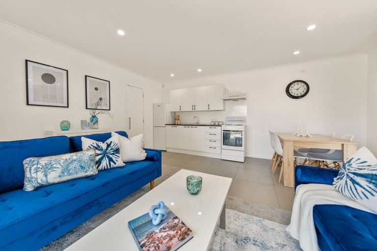 Photo of property in 91 Mountain Road, Henderson Valley, Auckland, 0612