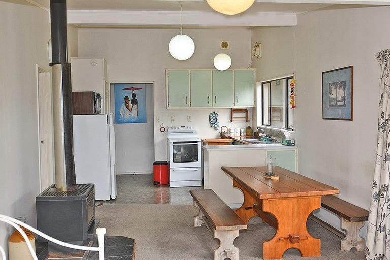 Photo of property in 17 Hillside Crescent, Leigh, 0985