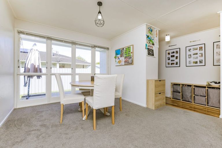 Photo of property in 17 Hamilton Drive, Waiuku, 2123