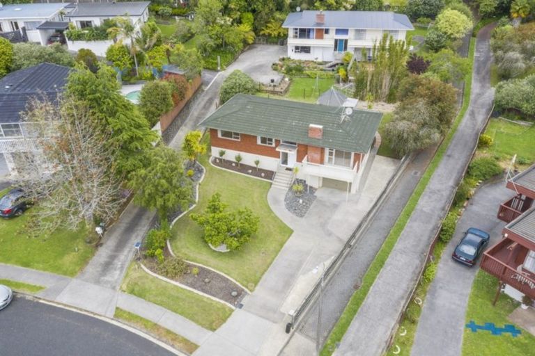 Photo of property in 58 Mayfair Crescent, Mairangi Bay, Auckland, 0630