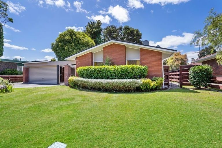 Photo of property in 14 Bellfield Road, Opaheke, Papakura, 2113