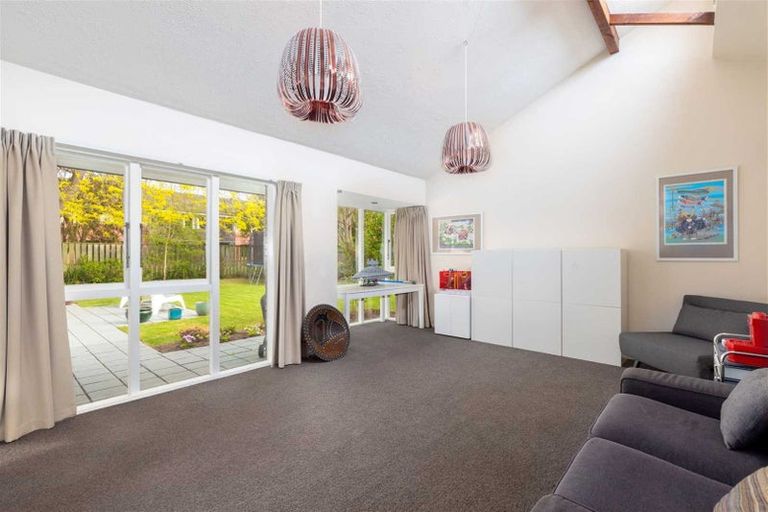 Photo of property in 103b Waimairi Road, Ilam, Christchurch, 8041