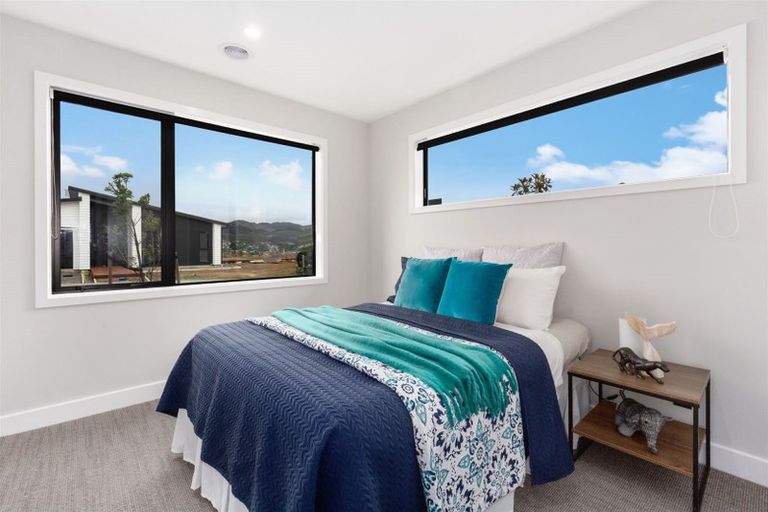 Photo of property in 16 Rotorua Grove, Aotea, Porirua, 5024