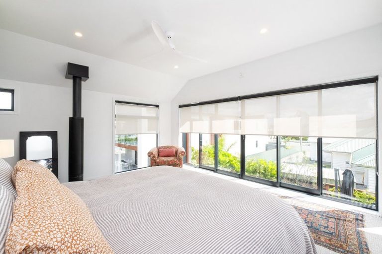 Photo of property in 52 Charles Street, Westshore, Napier, 4110