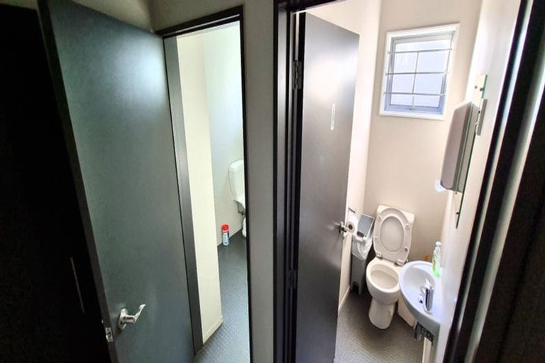 Photo of property in 1/108 Lincoln Road, Henderson, Auckland, 0610