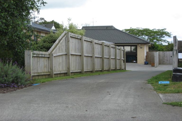 Photo of property in 18 Greig Place, Pukekohe, 2120