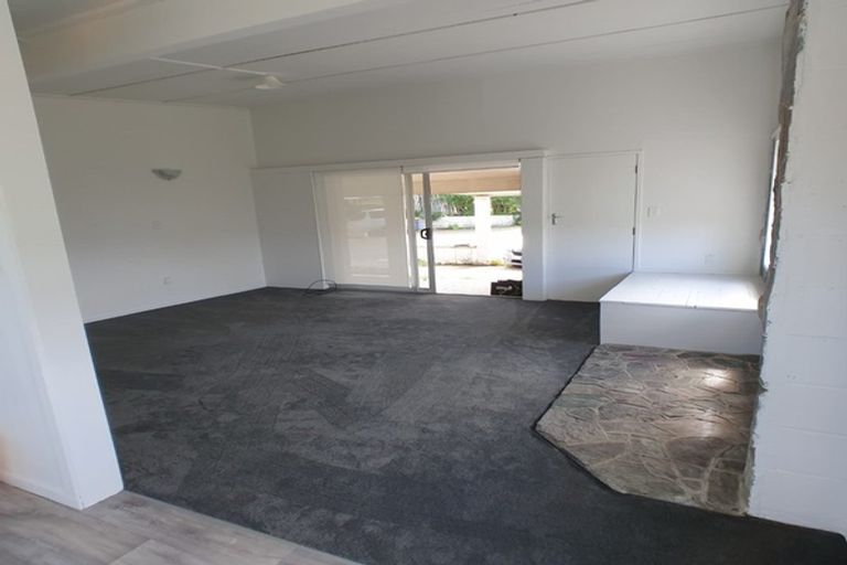 Photo of property in 3/40a West Coast Road, Glen Eden, Auckland, 0602