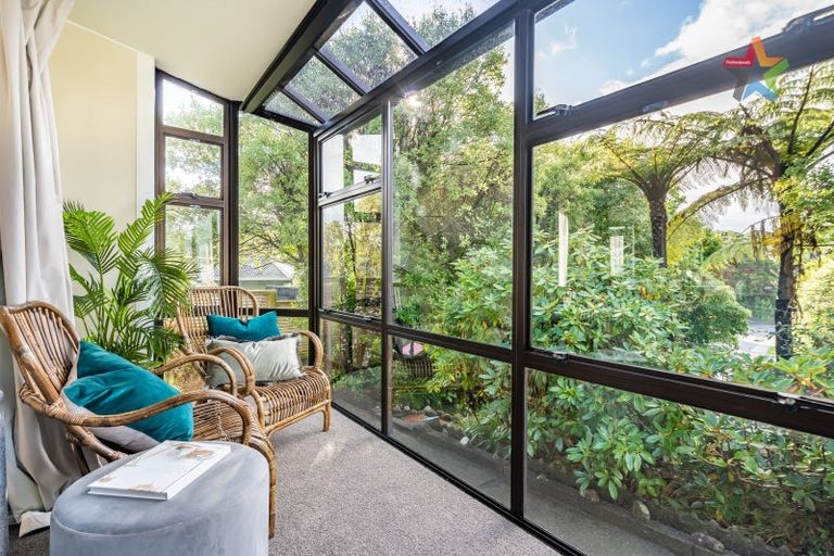 Photo of property in 54 Poto Road, Normandale, Lower Hutt, 5010