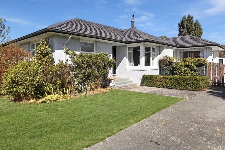 Photo of property in 17 Grimseys Road, Redwood, Christchurch, 8051