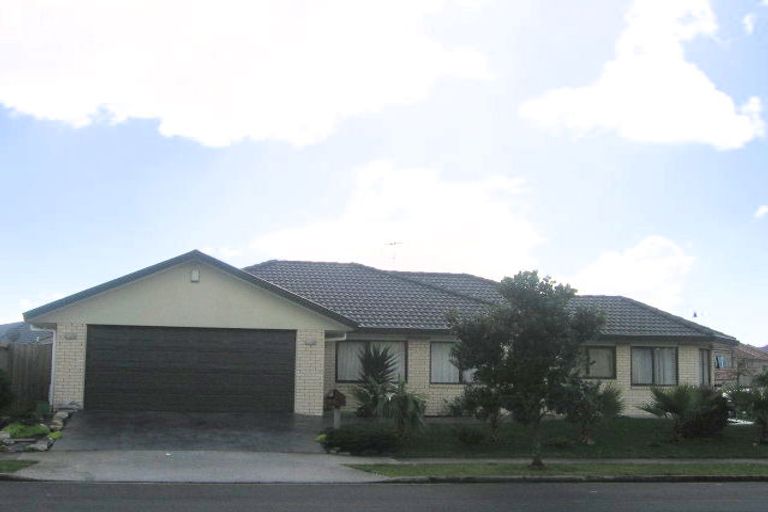 Photo of property in 25 Armoy Drive, East Tamaki, Auckland, 2016