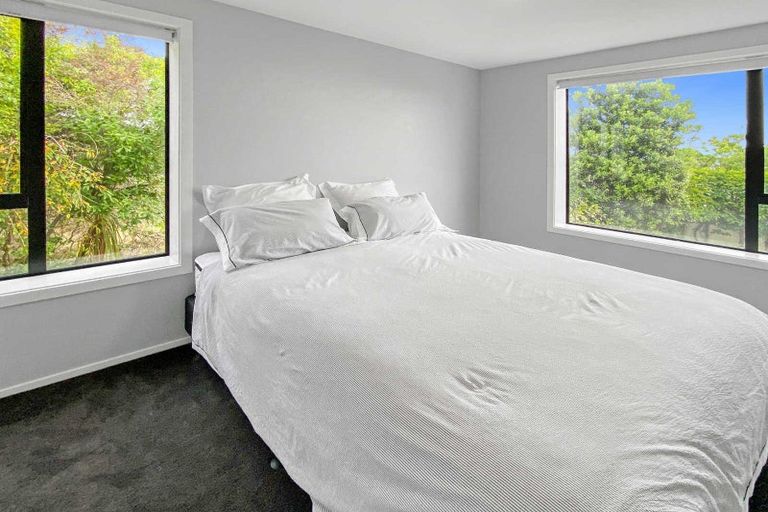 Photo of property in 11b Inverness Lane, Redcliffs, Christchurch, 8081