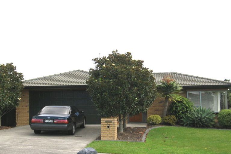 Photo of property in 86 Buscomb Avenue, Henderson, Auckland, 0610