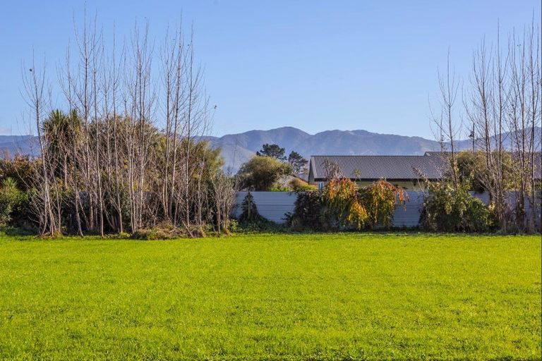 Photo of property in 23 Kakariki Crescent, Carterton, 5713