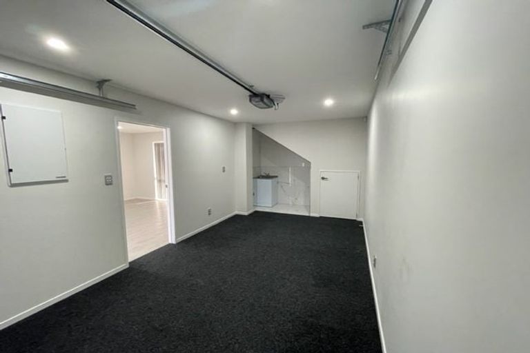 Photo of property in 74c Thompson Terrace, Manurewa, Auckland, 2102