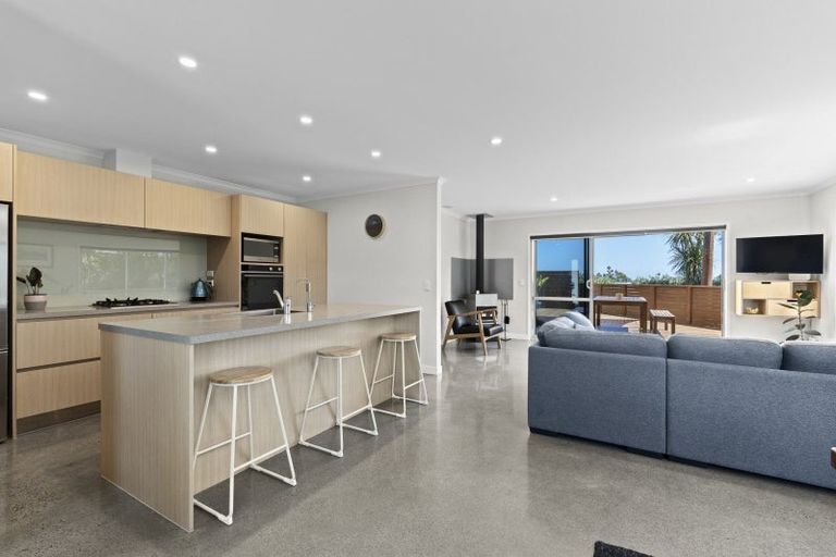 Photo of property in 5d Tui Grove, Oakura, 4314