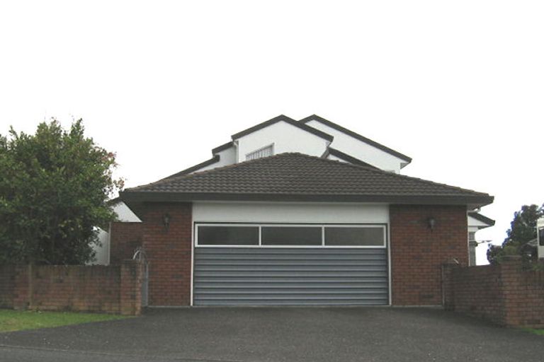 Photo of property in 2 Constable Lane, West Harbour, Auckland, 0618
