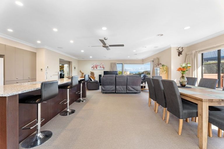Photo of property in 25 Fairview Terrace, Waipahihi, Taupo, 3330