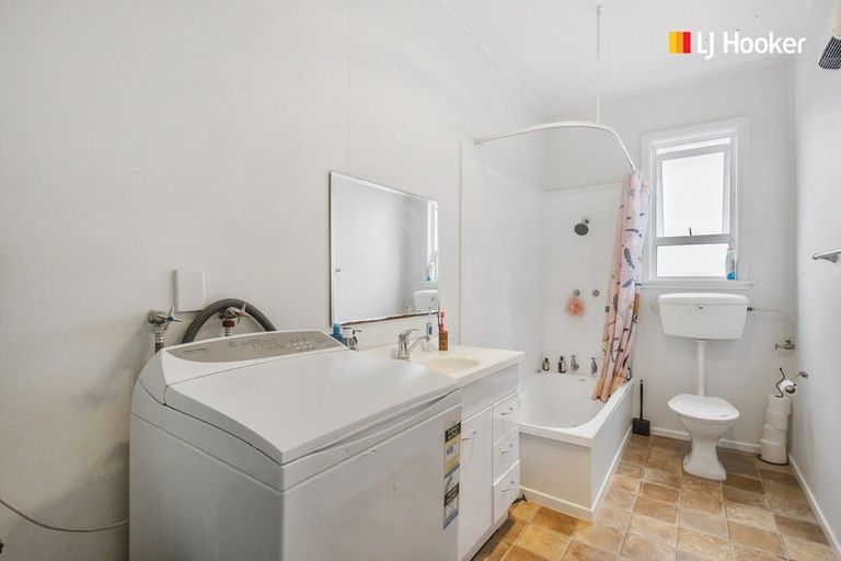 Photo of property in 23 Royal Crescent, Saint Kilda, Dunedin, 9012