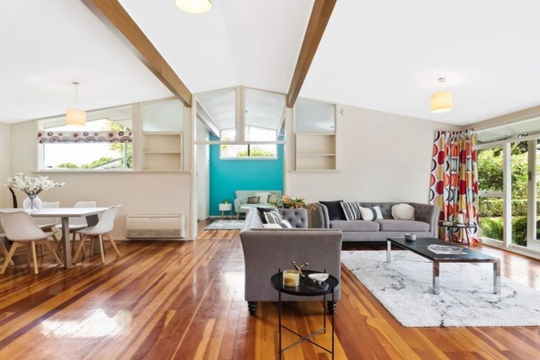 Photo of property in 11 Kingsgate Place, Burnside, Christchurch, 8053