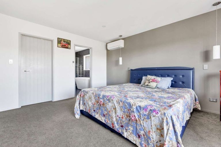 Photo of property in 51 Boundary Road, Opaheke, Papakura, 2113