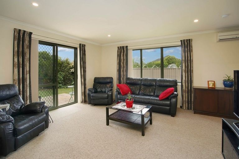 Photo of property in 21 Woodstock Place, Stoke, Nelson, 7011