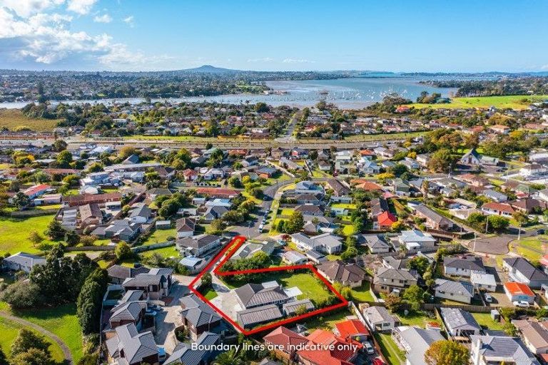 Photo of property in 56 Dale Crescent, Pakuranga, Auckland, 2010