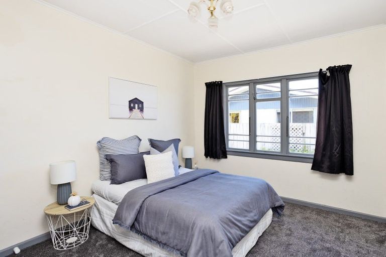 Photo of property in 27 Bullar Street, Grasmere, Invercargill, 9810