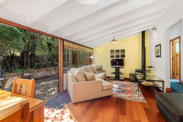 Photo of property in 38 Cashmere Avenue, Khandallah, Wellington, 6035