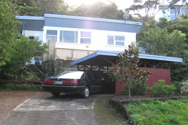 Photo of property in 15 Kauri Point Road, Laingholm, Auckland, 0604