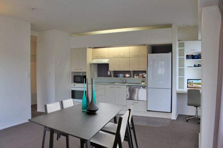 Photo of property in St Peters Apartments, 8a/192 Willis Street, Te Aro, Wellington, 6011