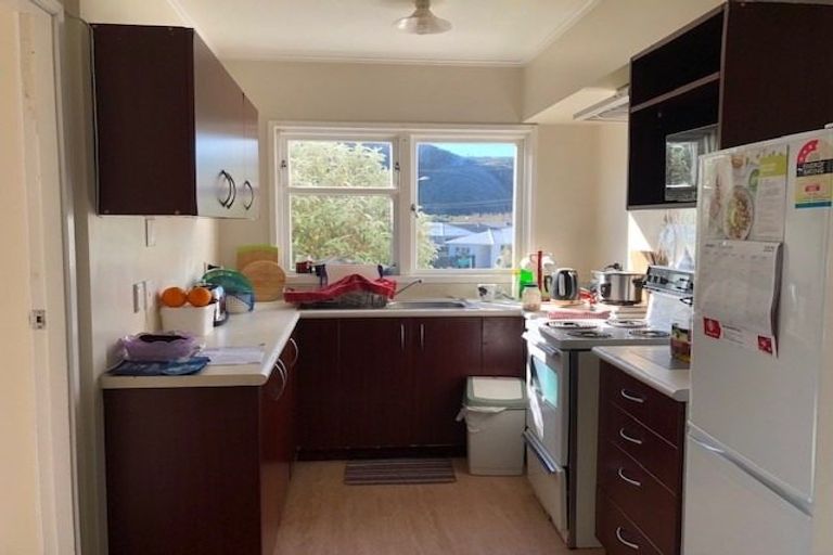 Photo of property in 95 Farmer Crescent, Taita, Lower Hutt, 5011