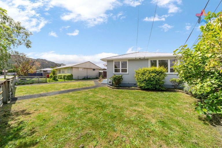 Photo of property in 20 Charles Street, Clouston Park, Upper Hutt, 5018