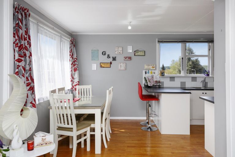 Photo of property in 1 Rangiora Crescent, Wairakei, Taupo, 3332