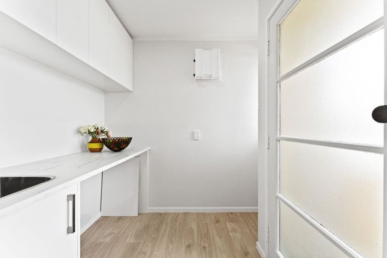 Photo of property in 2/48 Archmillen Avenue, Pakuranga Heights, Auckland, 2010