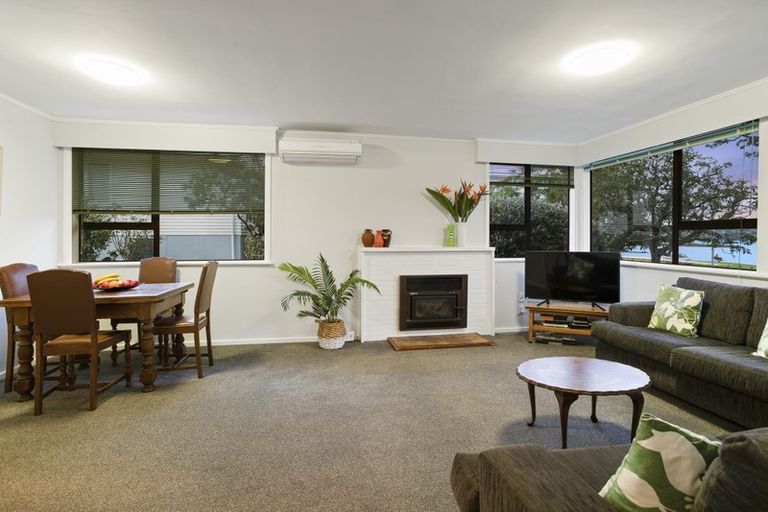 Photo of property in 1/11 Kiwi Esplanade, Mangere Bridge, Auckland, 2022