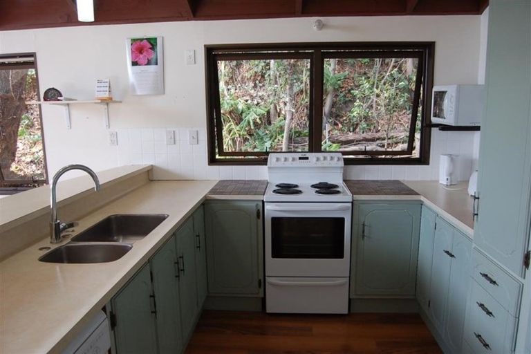 Photo of property in 27 Burns Road, Hospital Hill, Napier, 4110