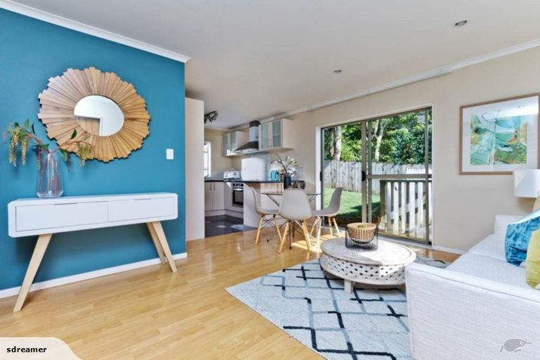 Photo of property in 22 Lynden Avenue, Hillcrest, Auckland, 0627