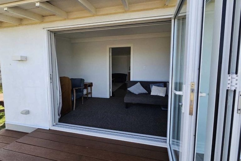 Photo of property in 33 Rangiora Street, Castlecliff, Whanganui, 4501