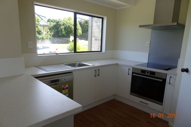 Photo of property in 6a Te Arawa Place, Welcome Bay, Tauranga, 3112