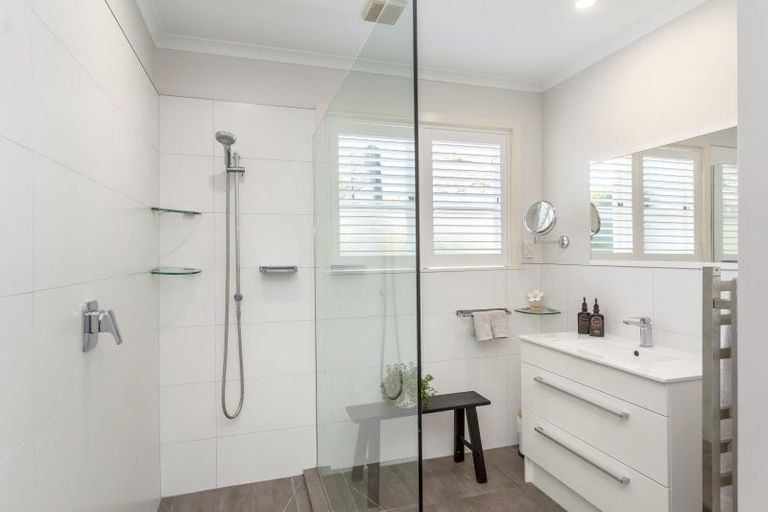 Photo of property in 16 Orchard Road, Greytown, 5712