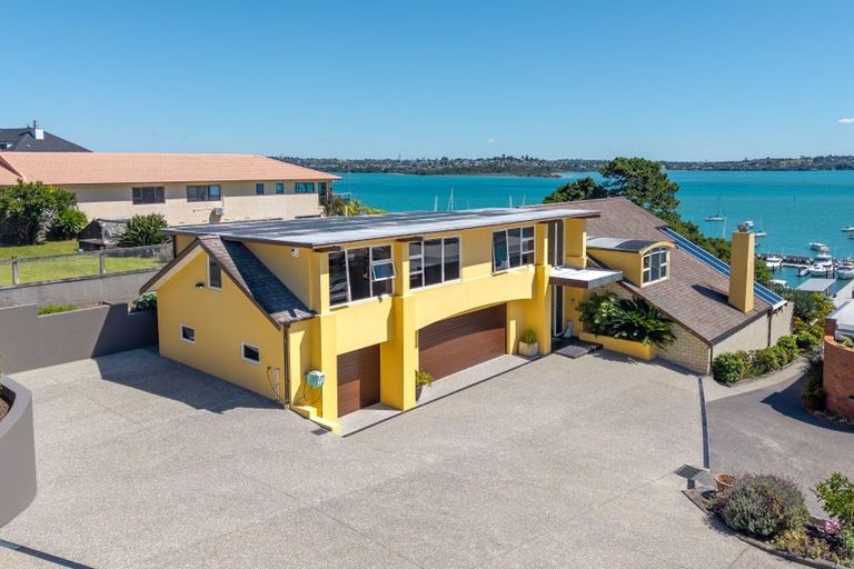 Photo of property in 33 Takutai Avenue, Half Moon Bay, Auckland, 2012