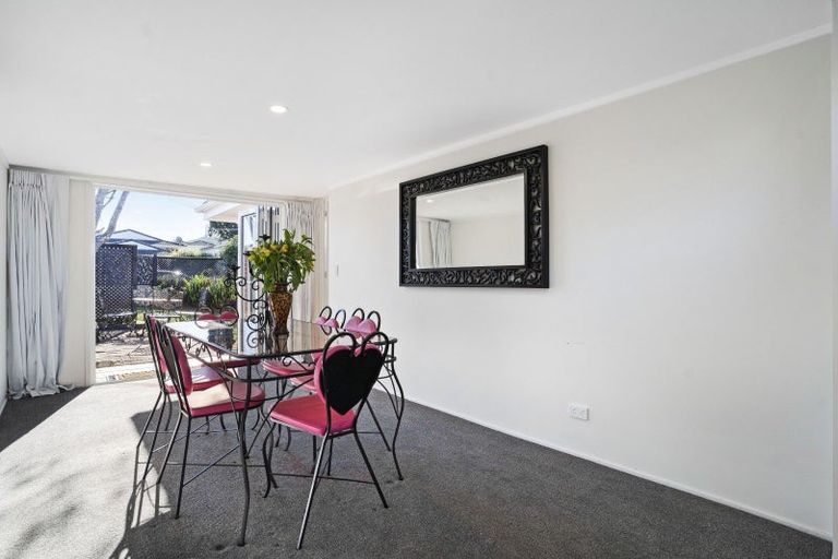 Photo of property in 1/59 Tawa Road, One Tree Hill, Auckland, 1061