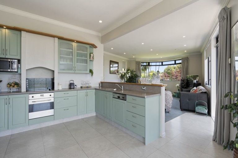 Photo of property in 64 Mcgiven Drive, Ridgewood, New Plymouth, 4371