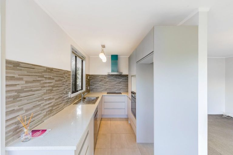 Photo of property in 35 Nile Road, Kelston, Auckland, 0602