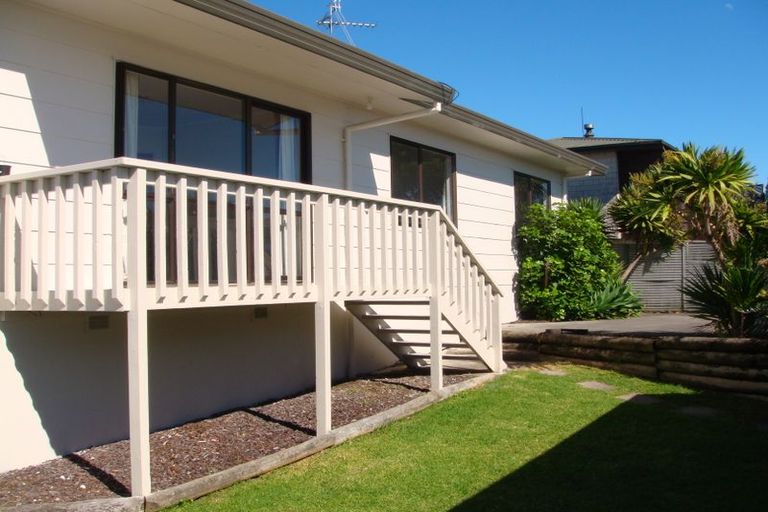Photo of property in 6a Te Arawa Place, Welcome Bay, Tauranga, 3112