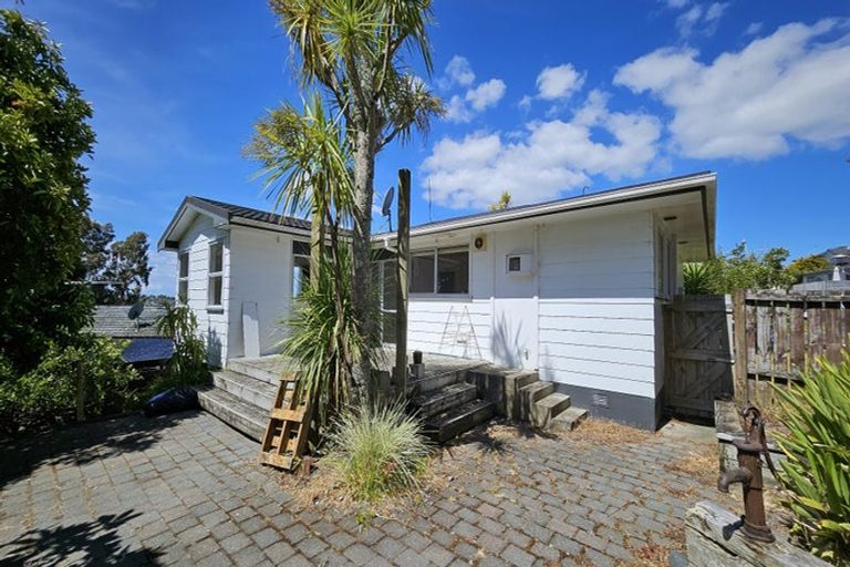 Photo of property in 15 Hewlett Road, Massey, Auckland, 0614